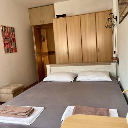 Bohemian Quarter / City Park, Free Parking Apartment Skopje Bagian luar foto